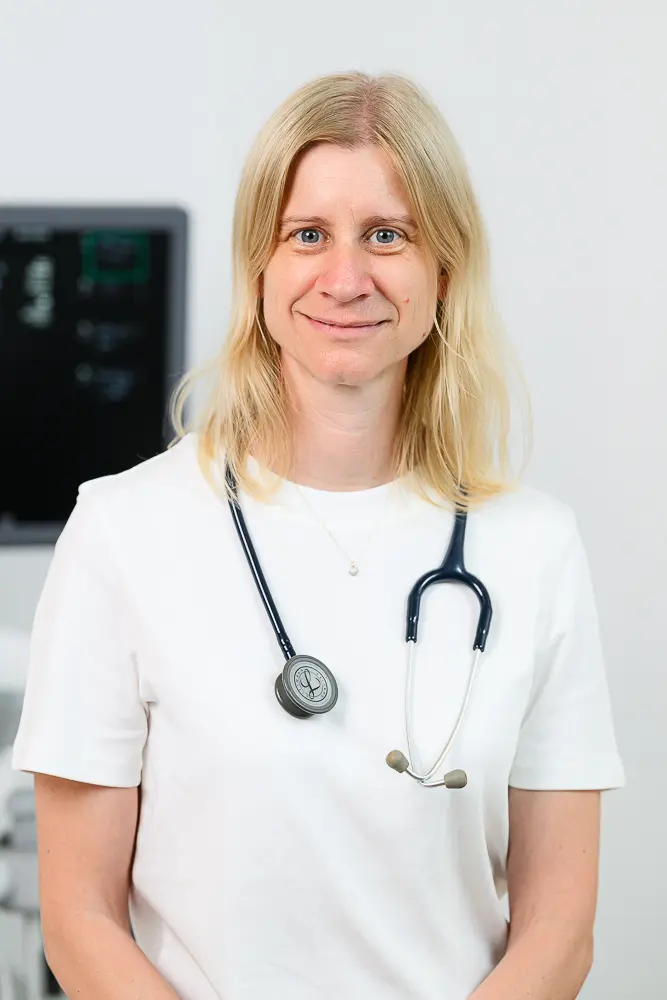 Dr. Melina Defner